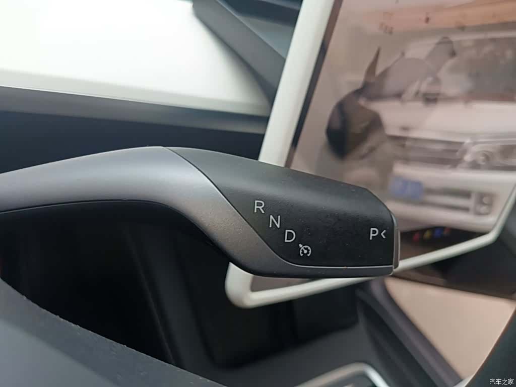 Tesla Model Y, 2023 14