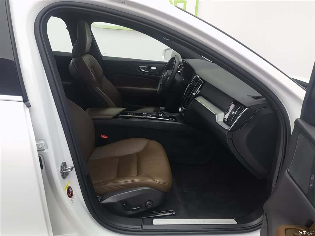Volvo S60, 2023 23