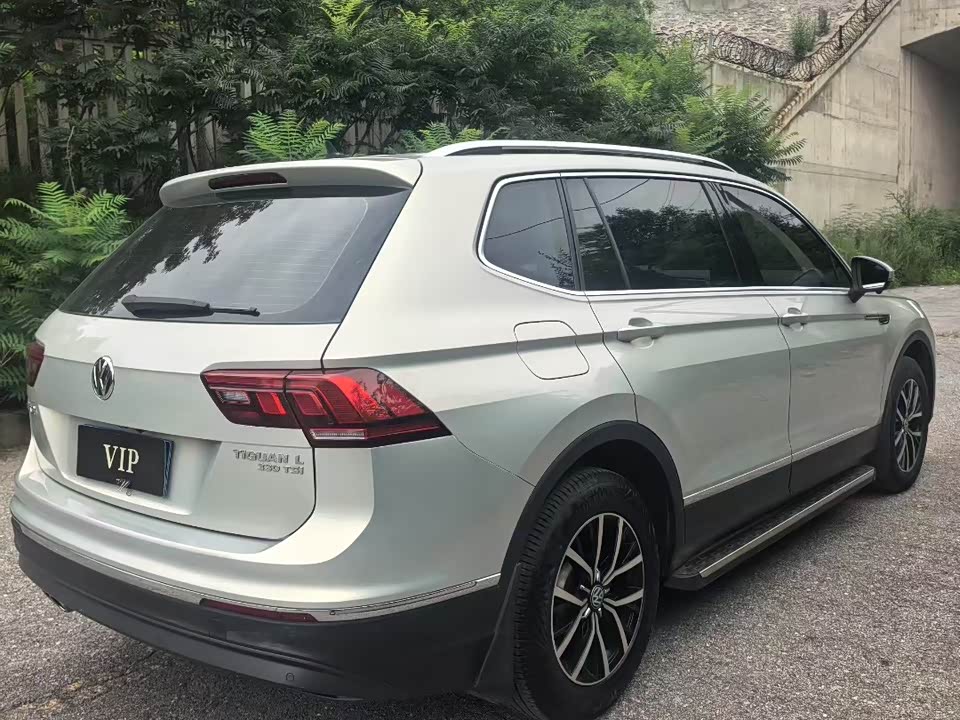 Volkswagen Tiguan L Volkswagen Tiguan L