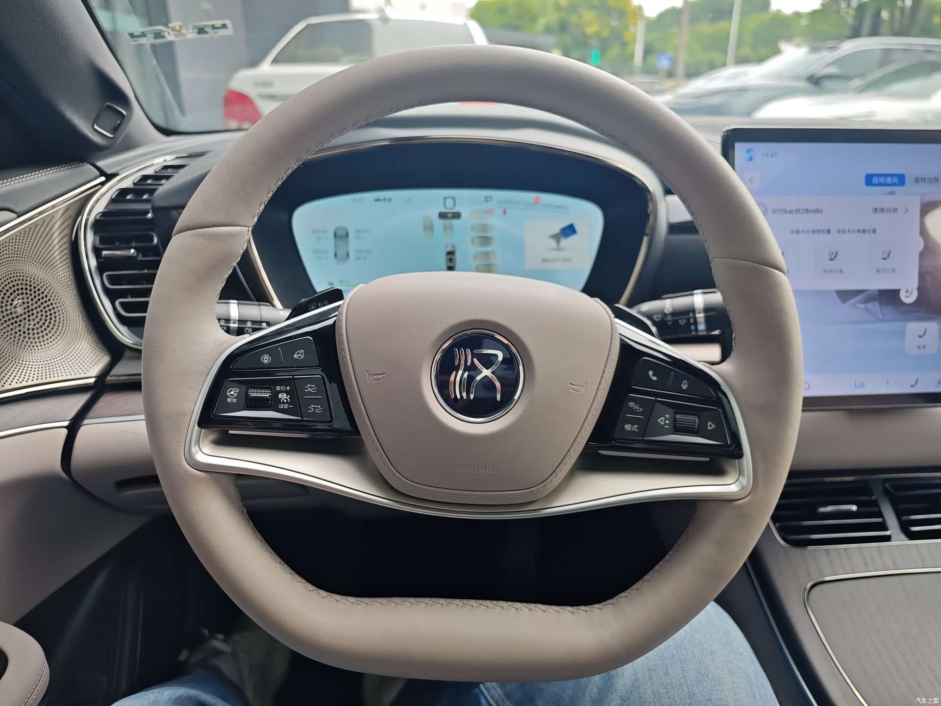 BYD Han, 2025 14