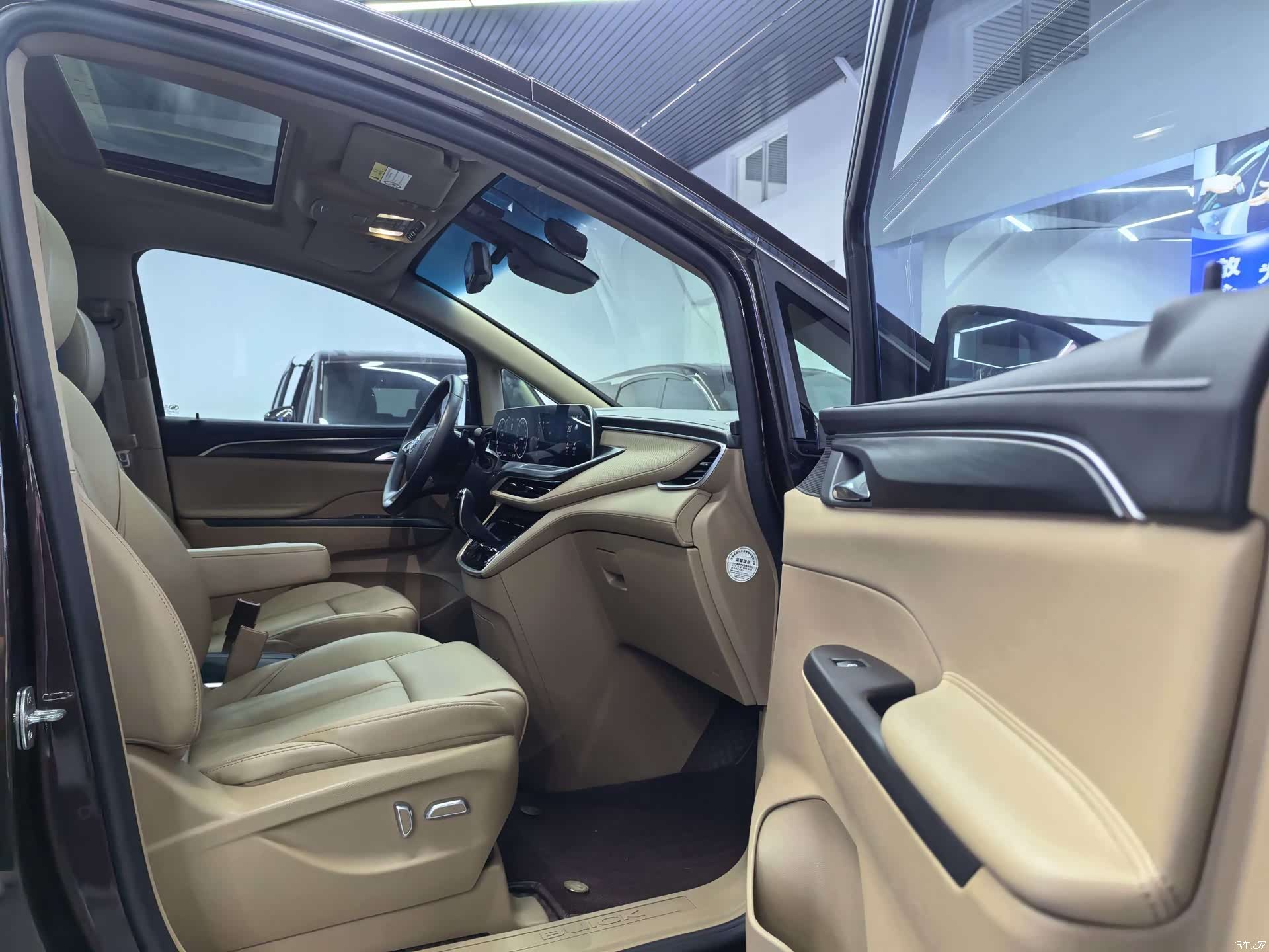 Buick GL8, 2021 8
