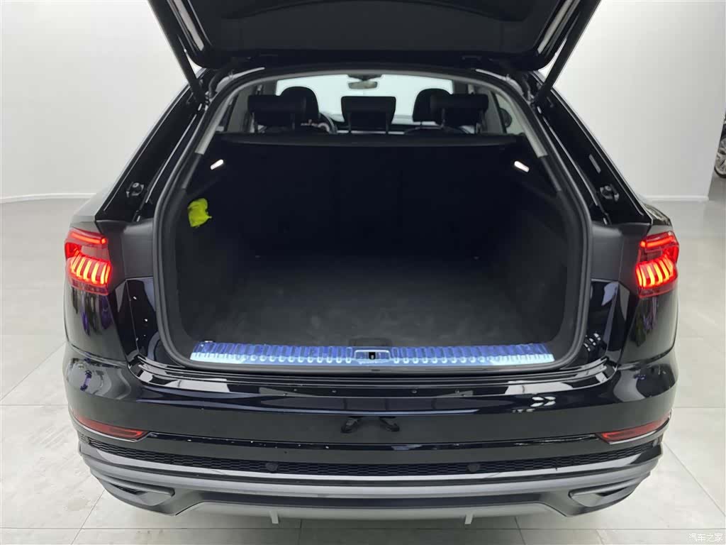 Audi Q8, 2022 30