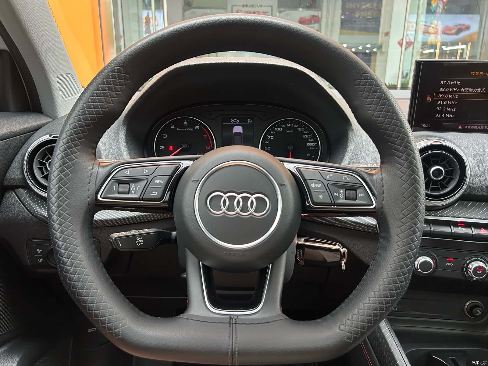 Audi Q2L, 2023 21