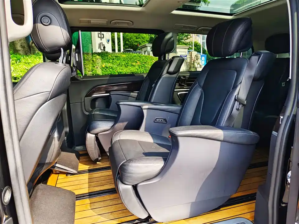 Mercedes-Benz V-class