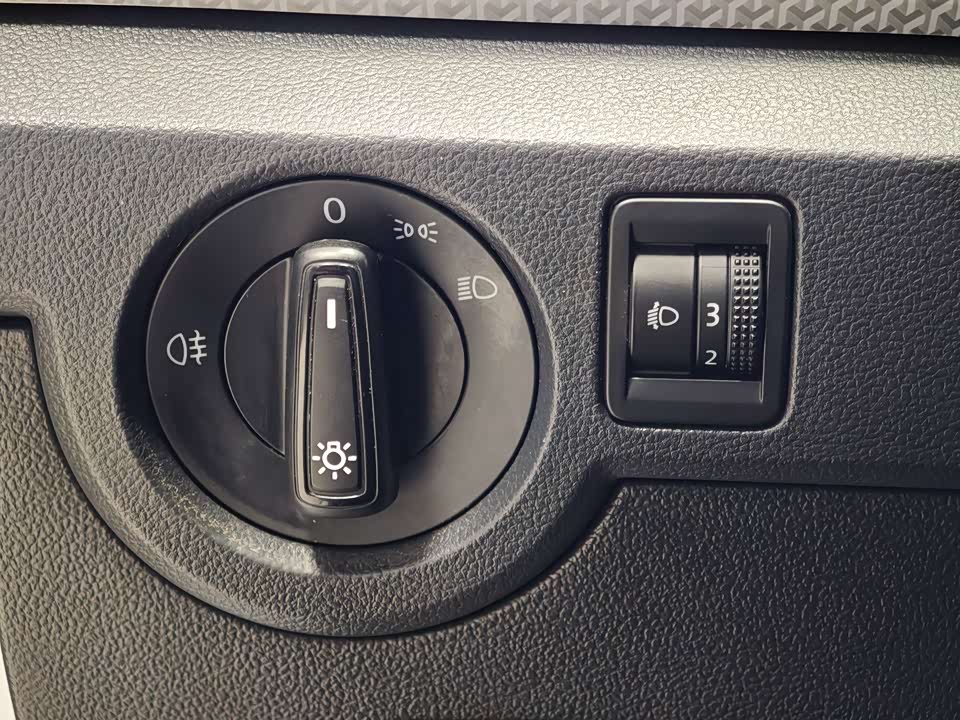 Volkswagen Exploring the shadow