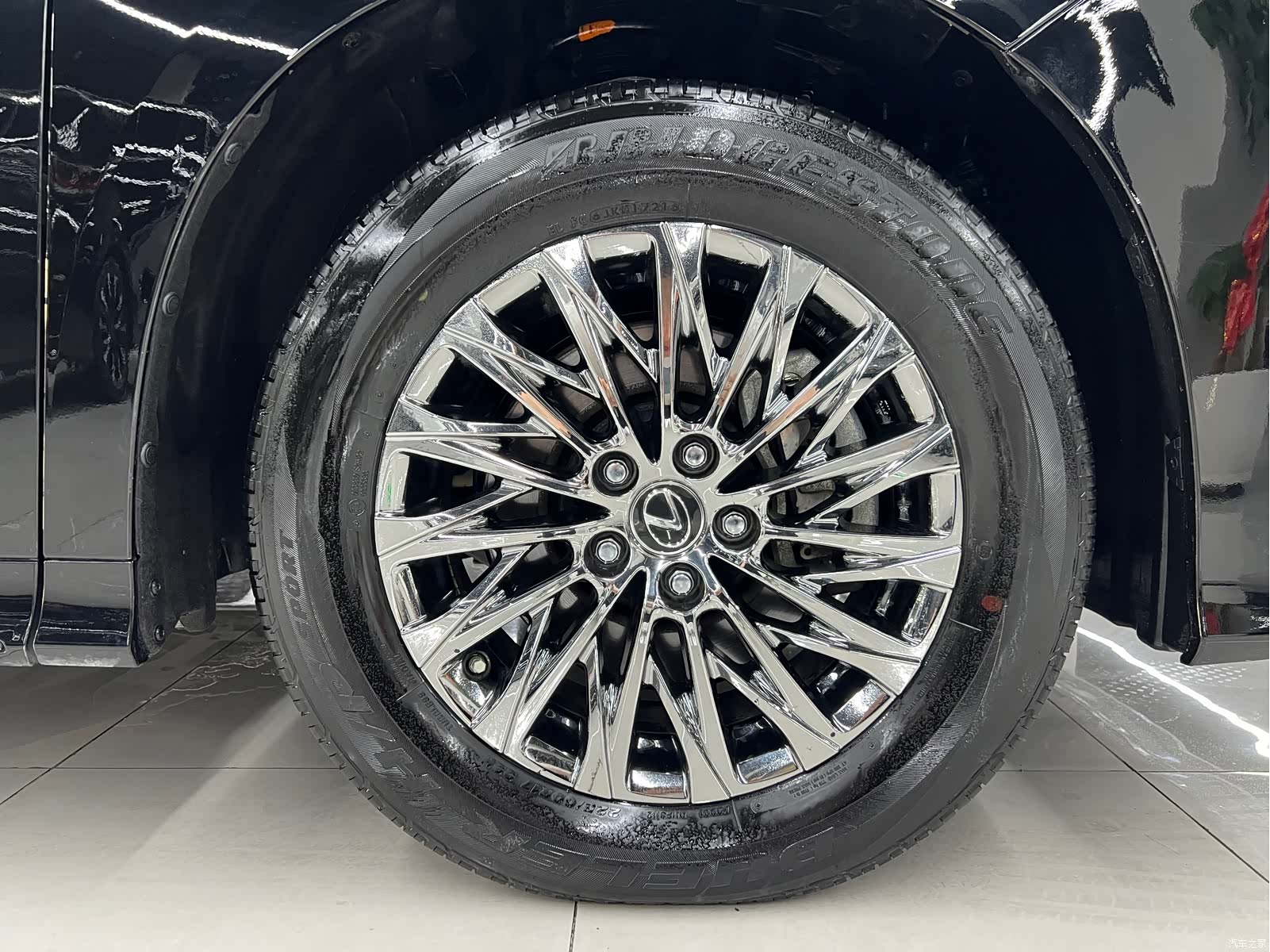 Lexus LM, 2021 25