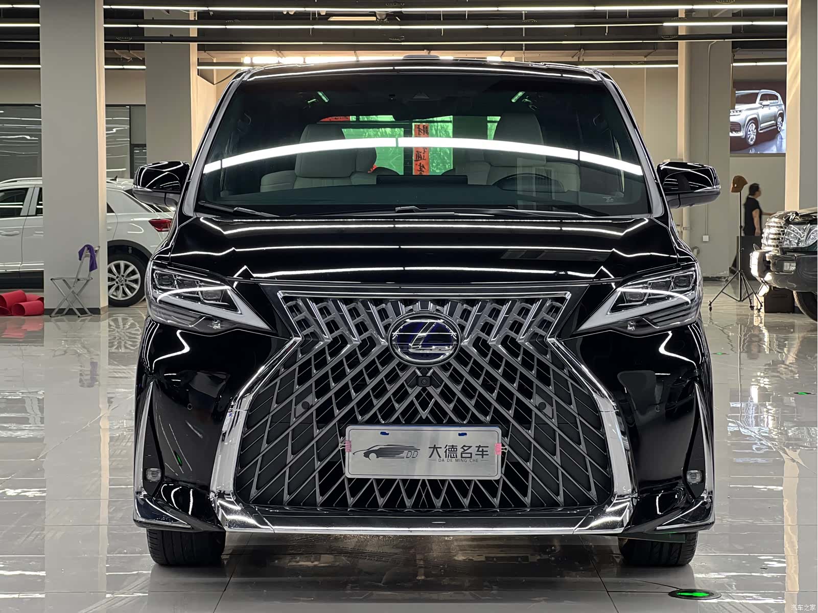 Lexus LM, 2021 2