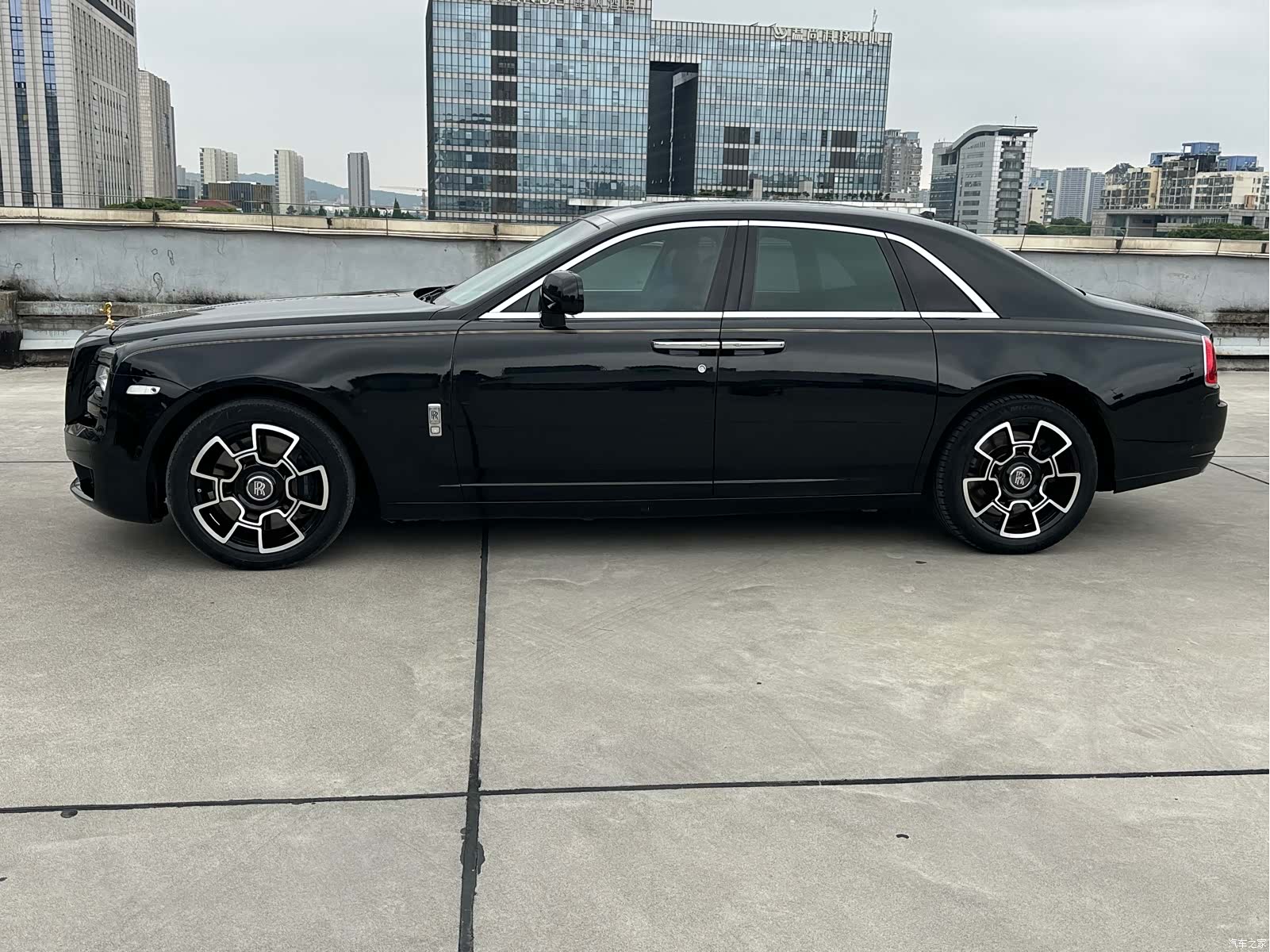 Rolls-Royce Ghost, 2011 3
