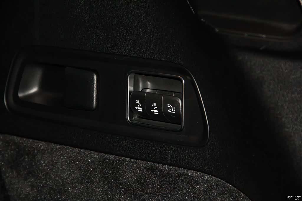 Mercedes-Benz GLS, 2024 32