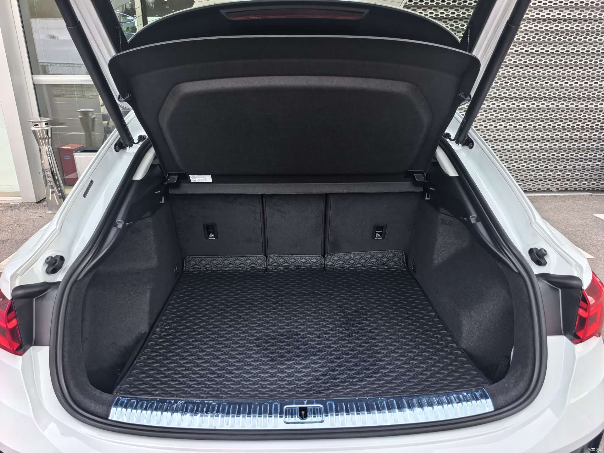 Audi Q3, 2022 13