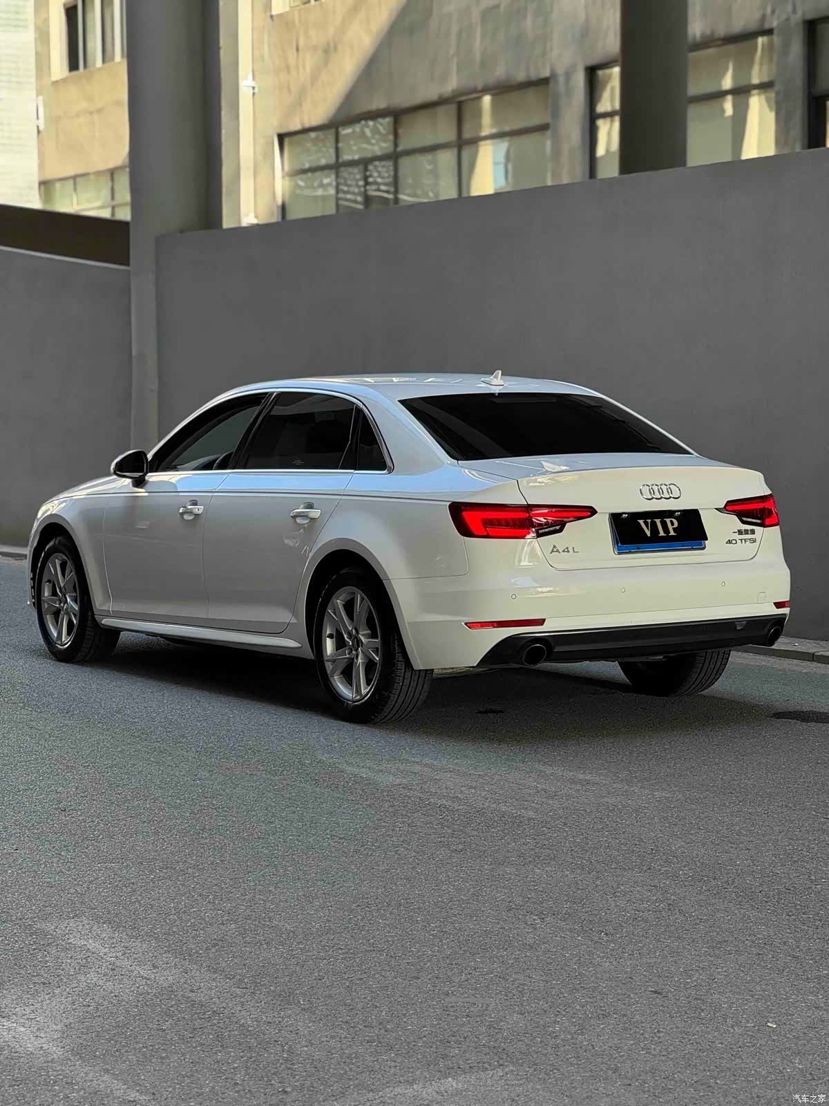 Audi A4L, 2018 6