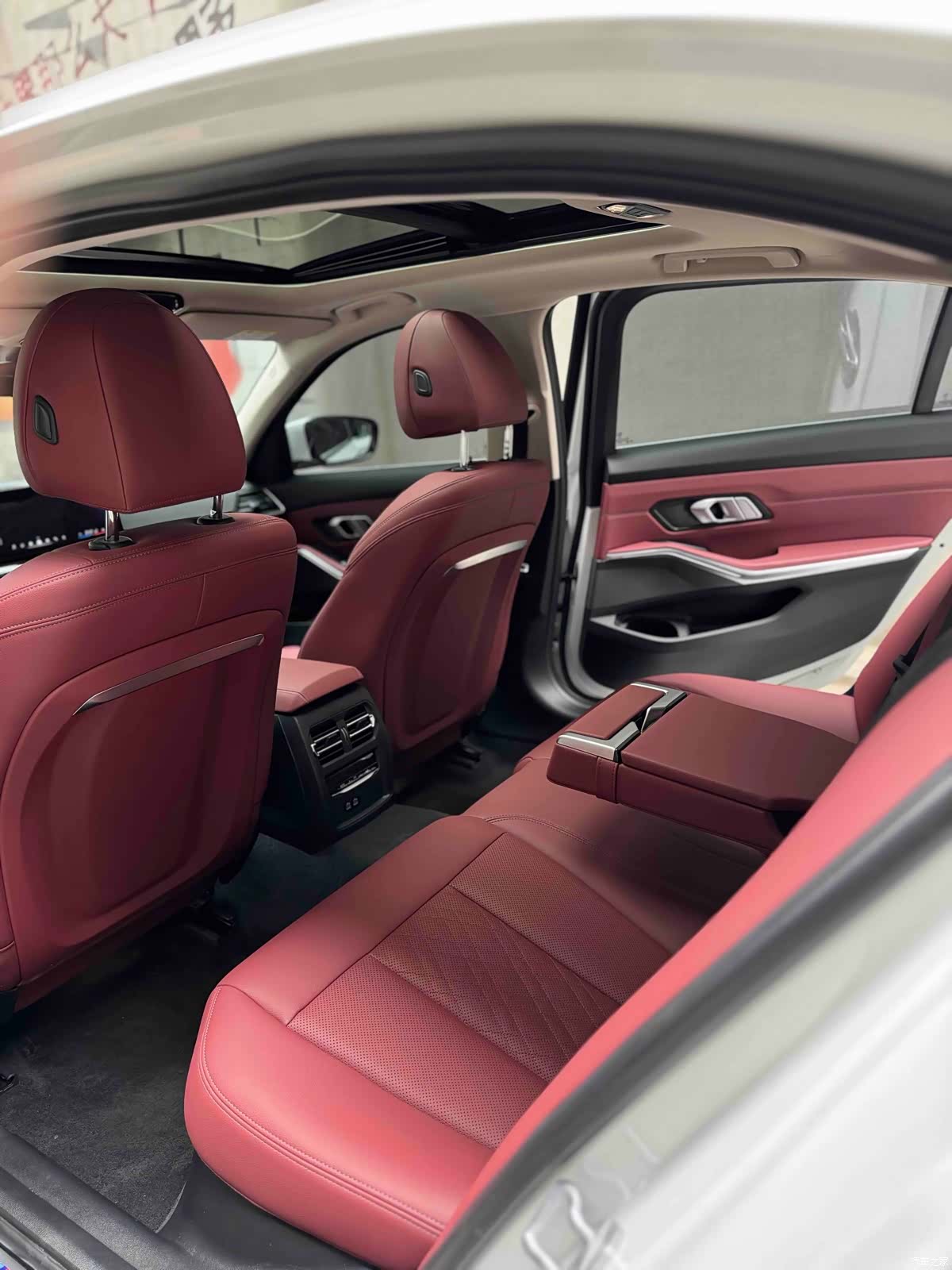 BMW 3 Series, 2024 10