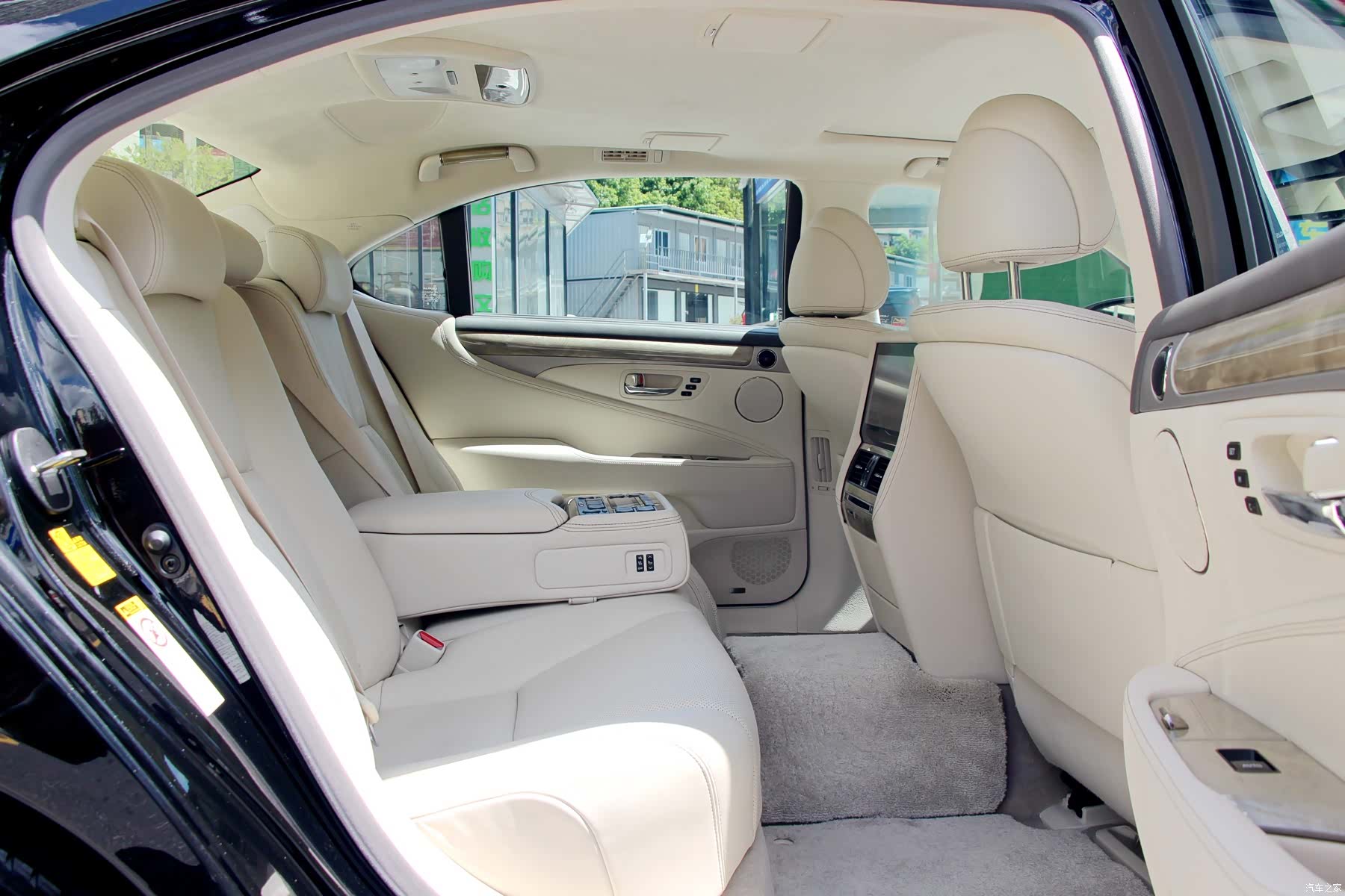 Lexus LS, 2015 все фото