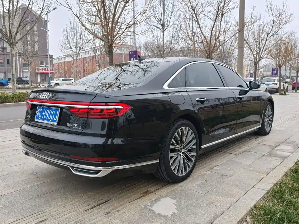 Audi A8
