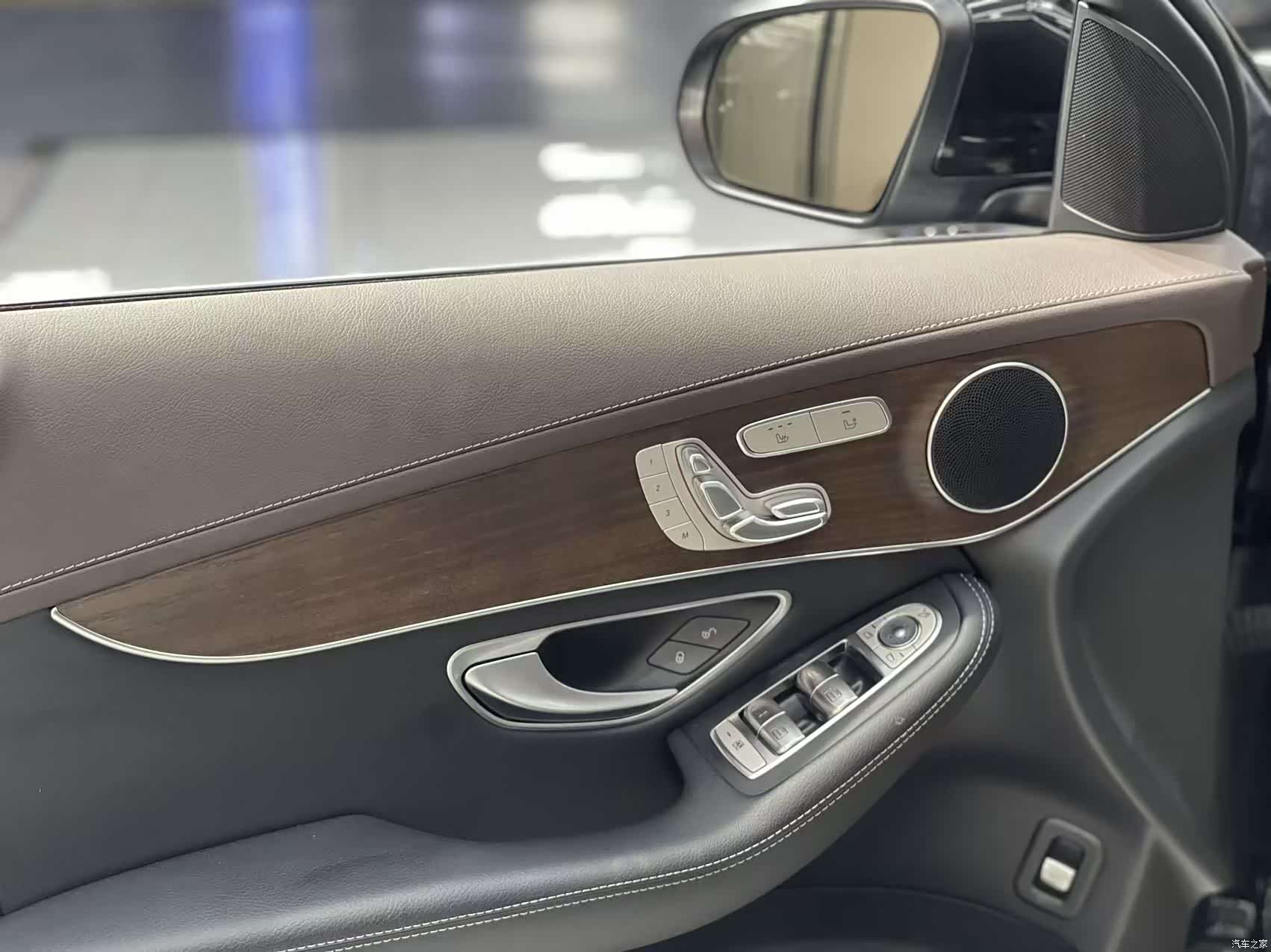 Mercedes-Benz GLC, 2023 10