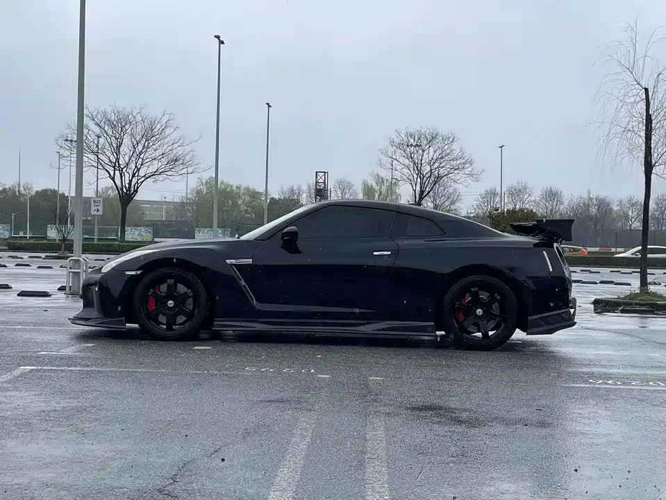 Nissan GT-R