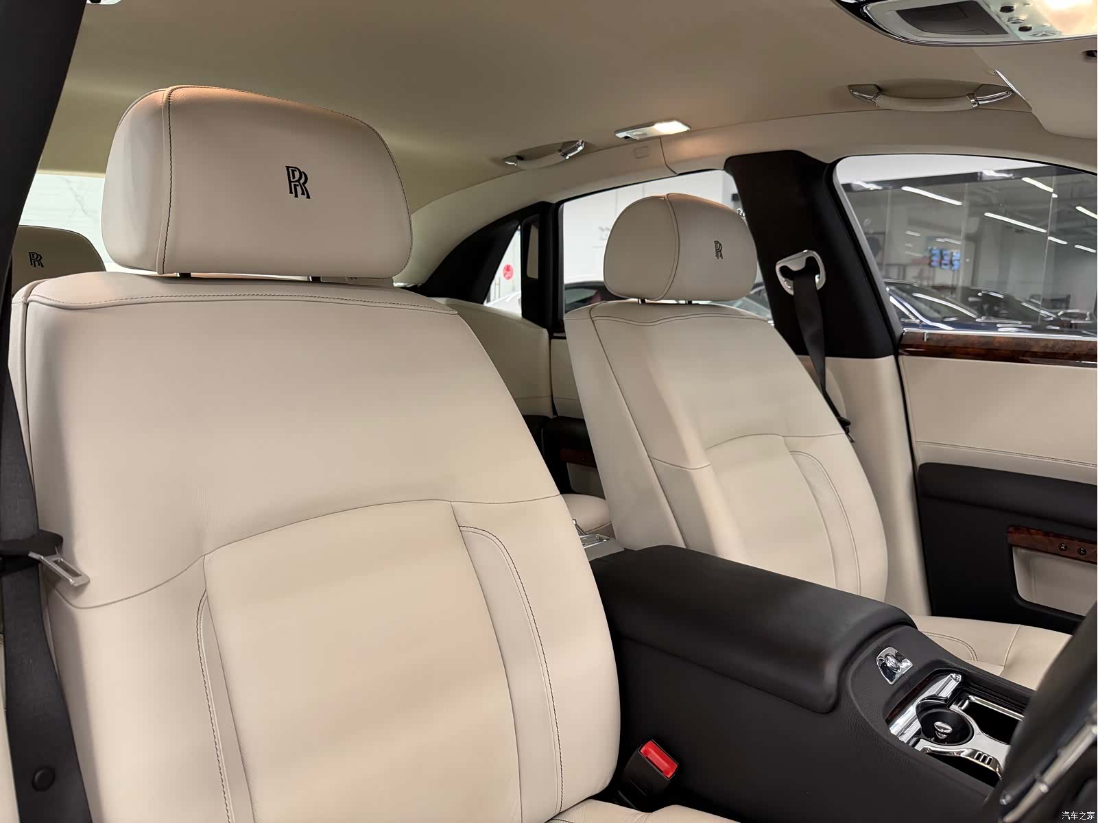 Rolls-Royce Ghost, 2014 все фото