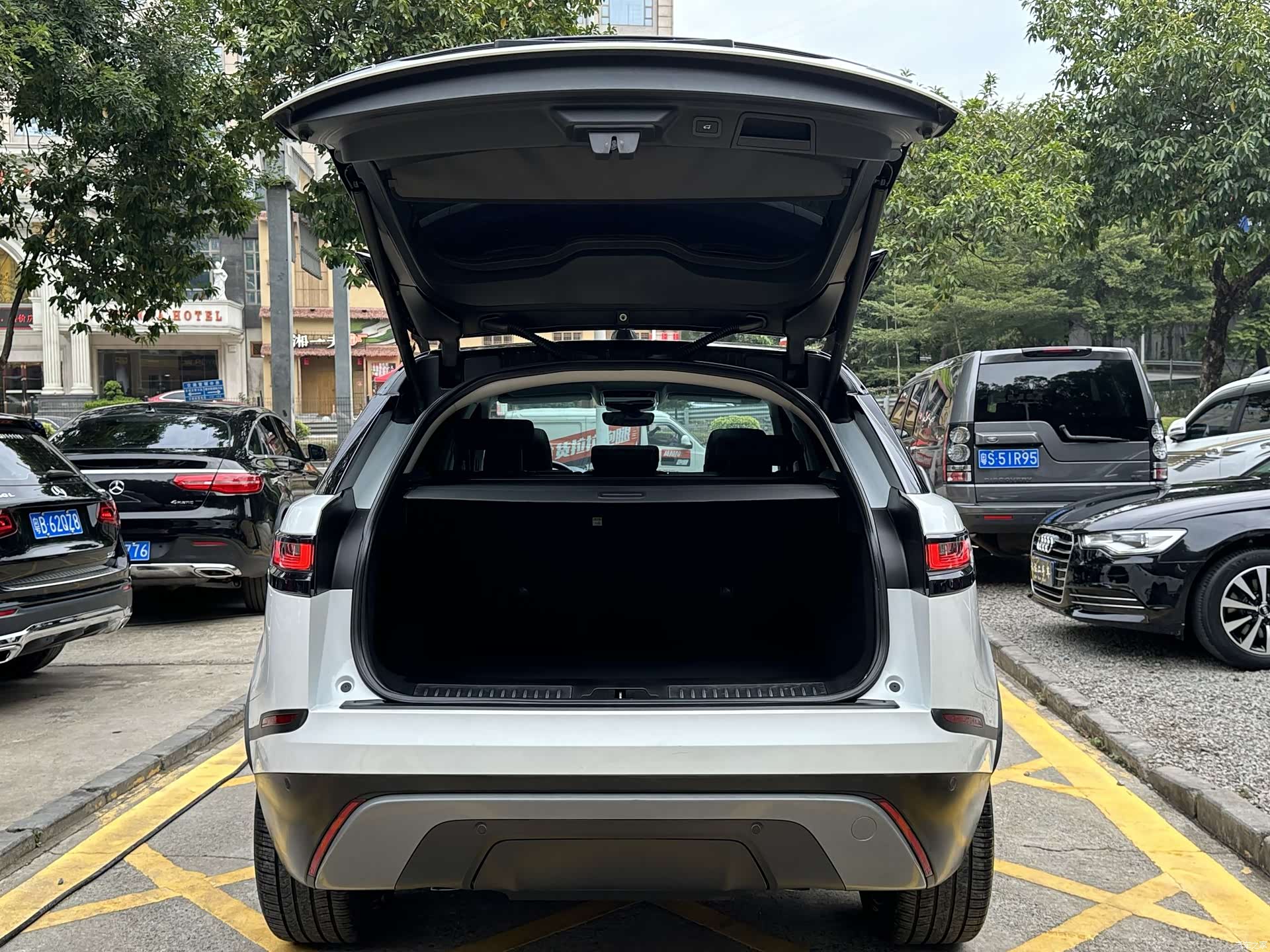 Land Rover Range Rover, 2019 16
