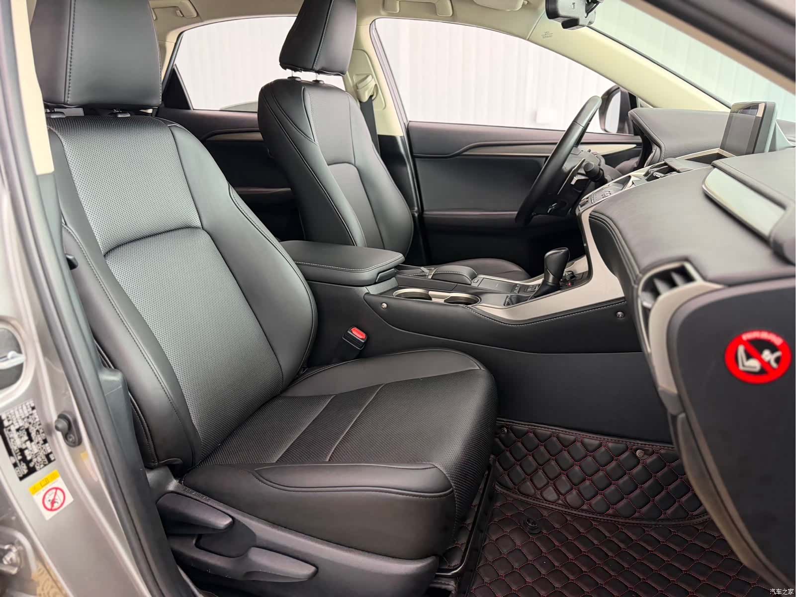 Lexus NX, 2018 18