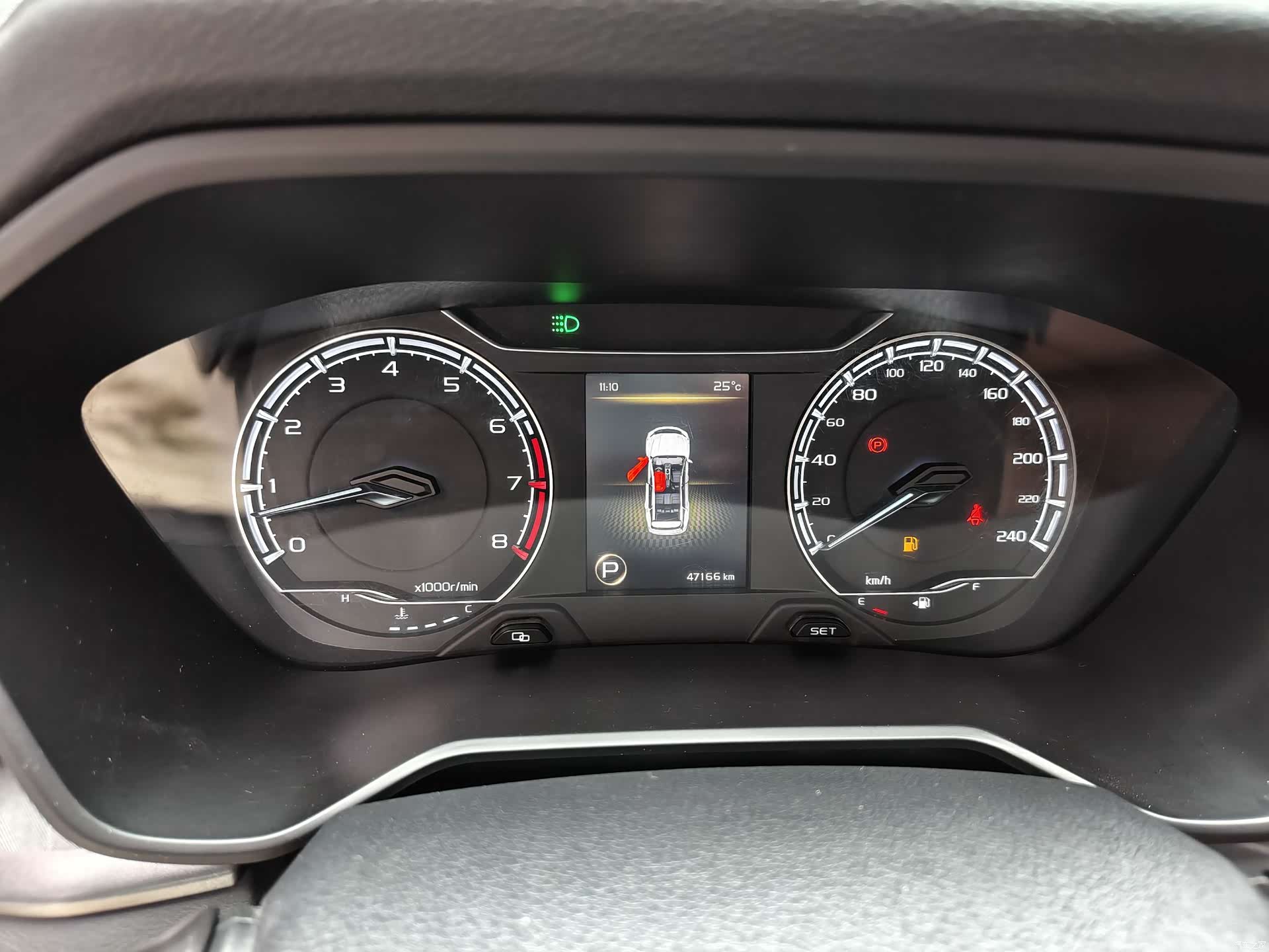 Geely X6, 2022 9