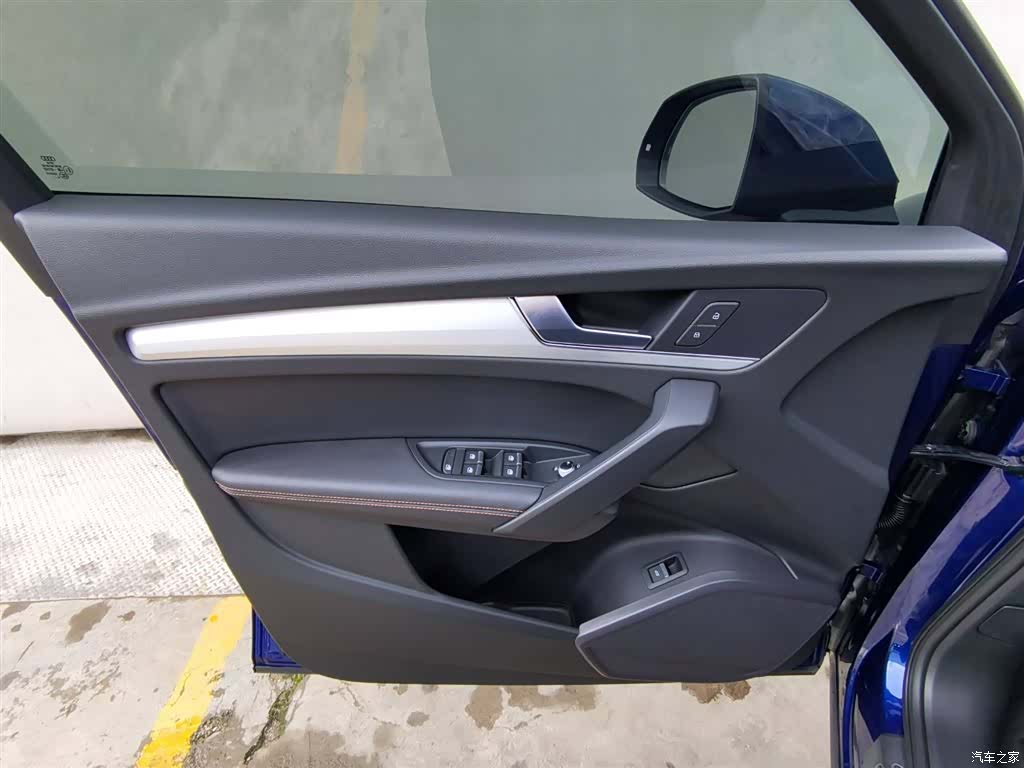 Audi Q5L, 2019 11