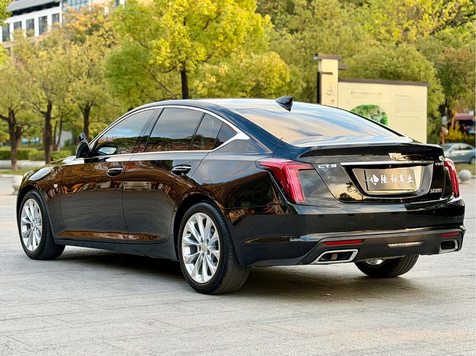Cadillac CT5, 2023 25