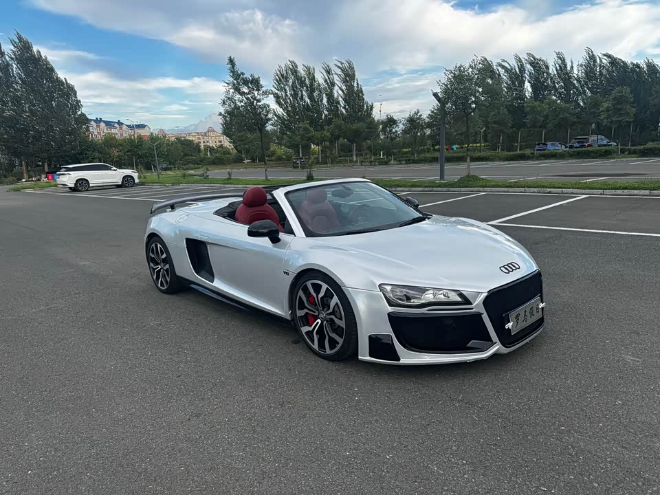 Audi R8