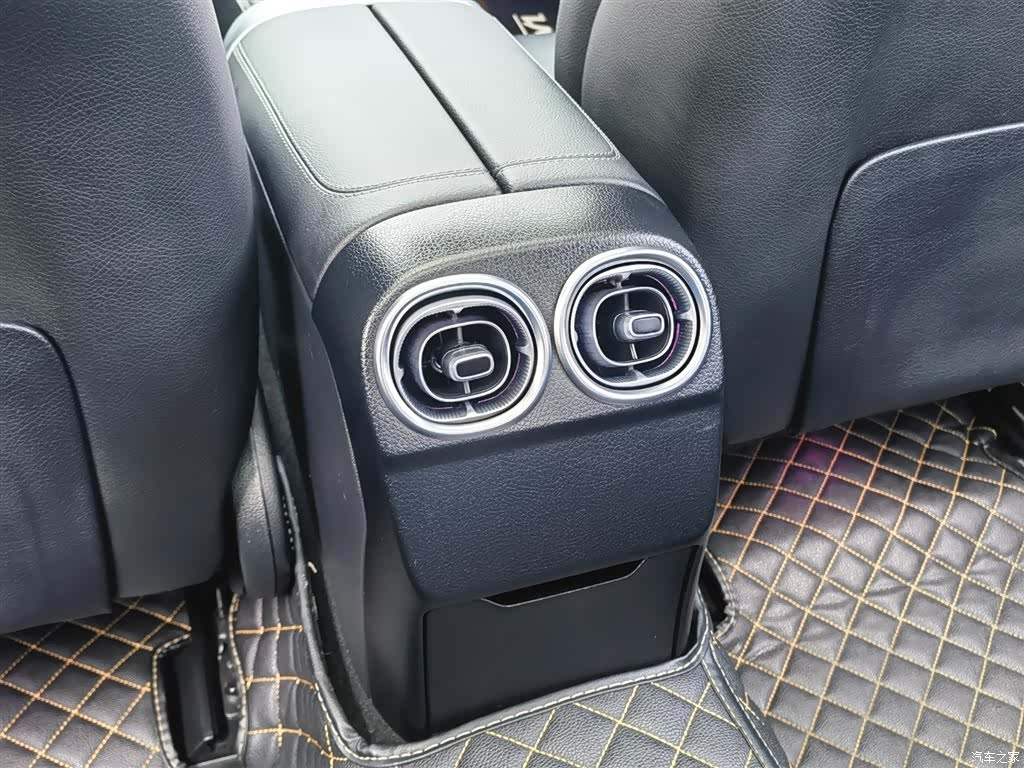 Mercedes-Benz C-Class, 2022 32