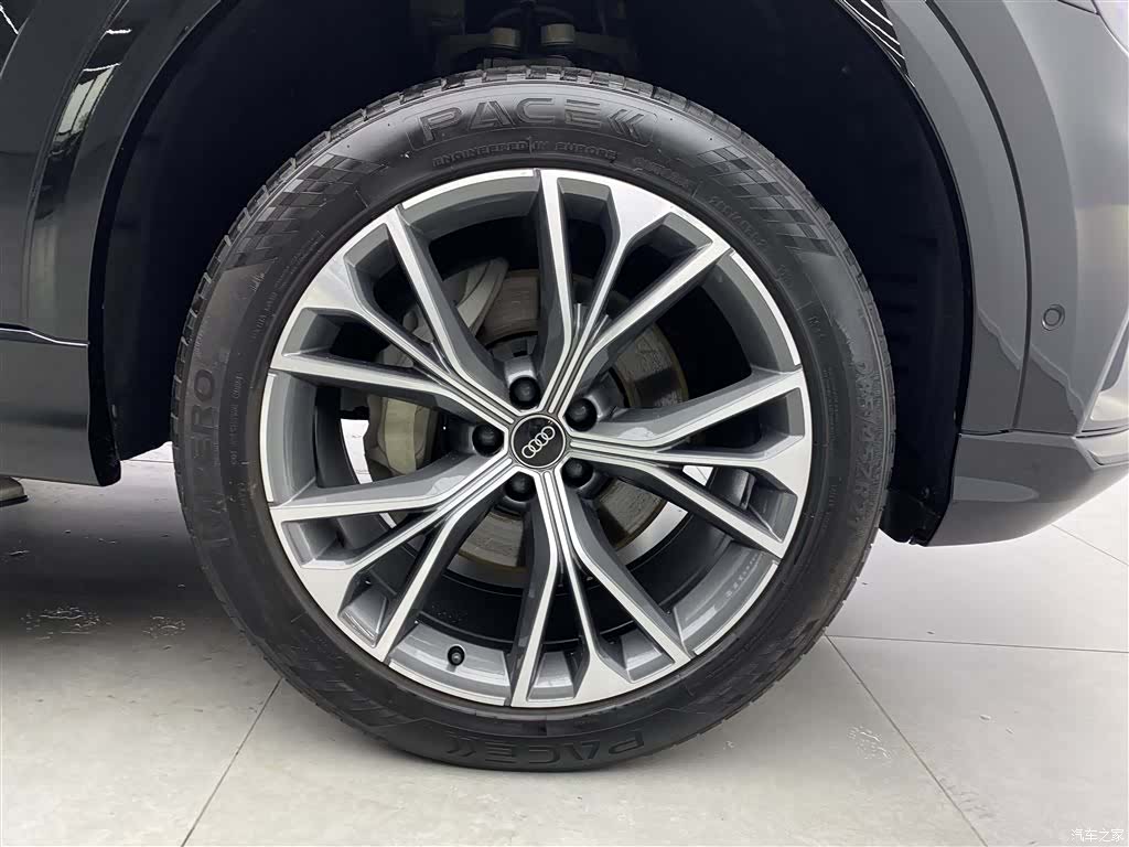 Audi Q8, 2022 37