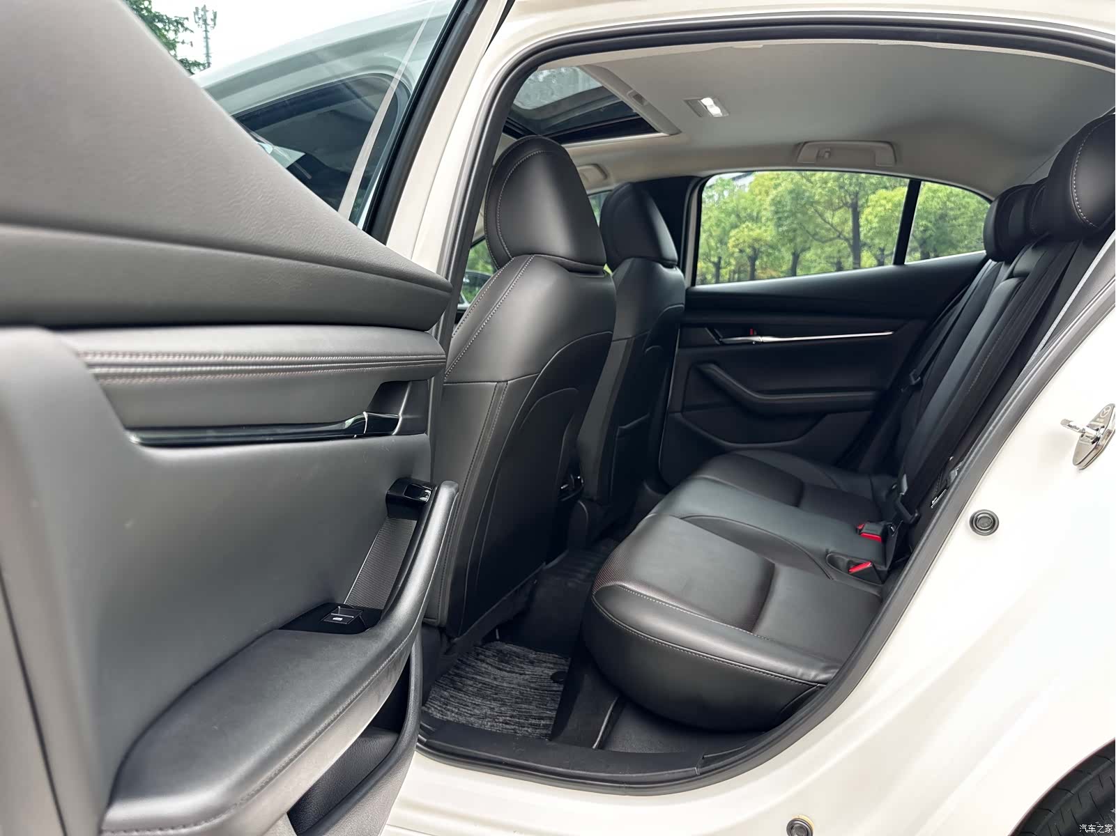 Mazda Mazda3, 2023 12