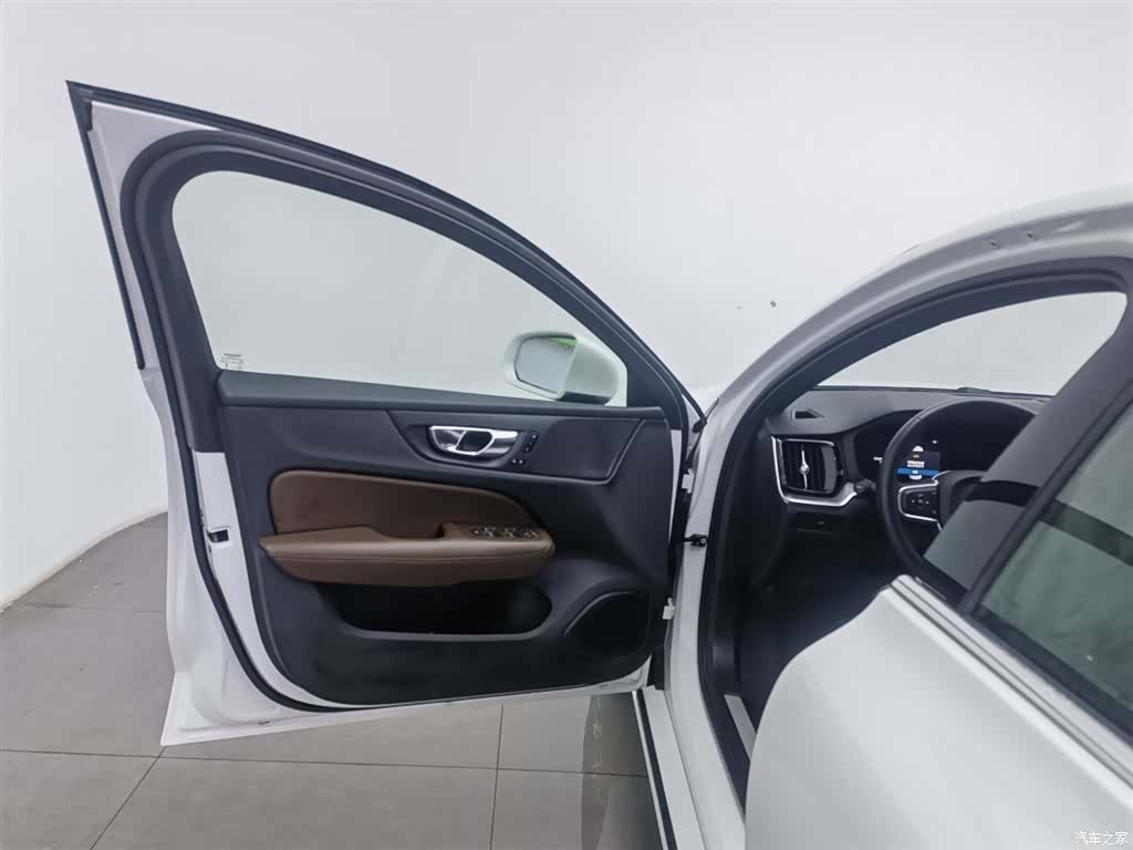 Volvo S60, 2023 8