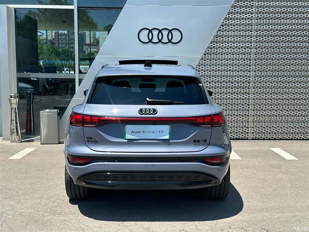 Audi e-tron, 2025 все фото