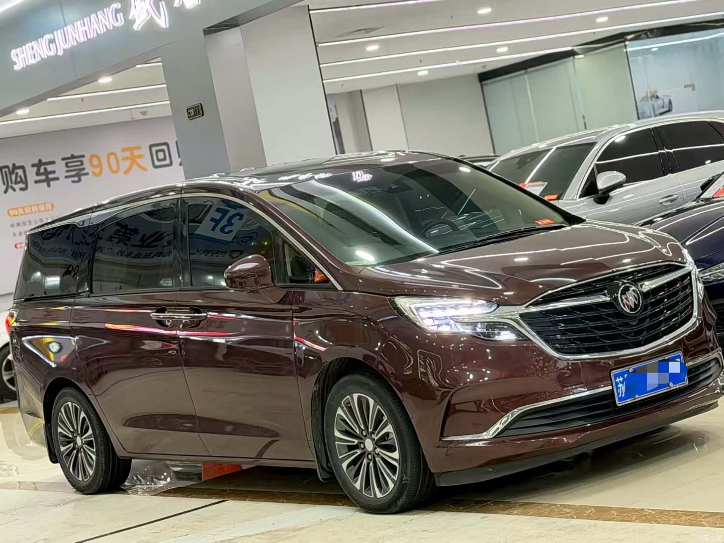 Buick GL8, 2021 3