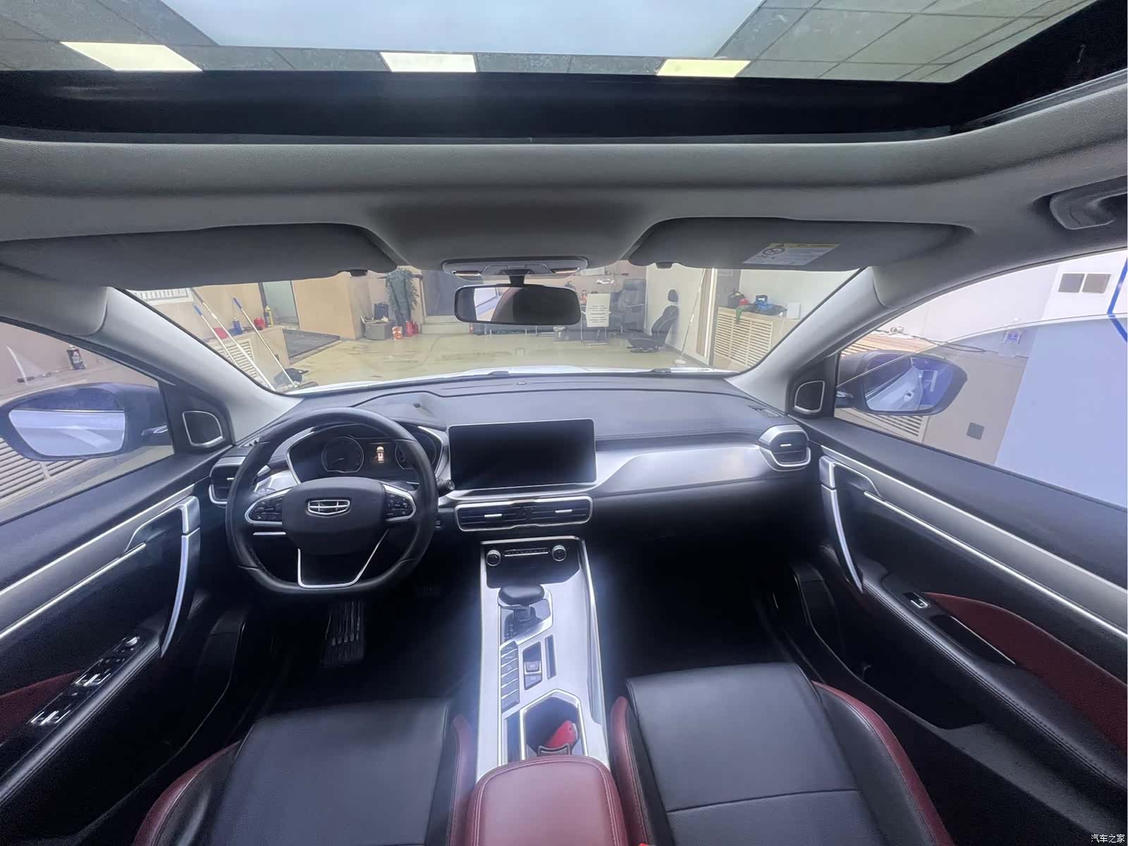 Geely Coolray, 2022 9