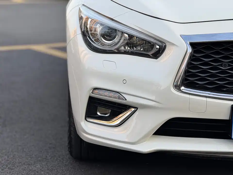 Infiniti Q50L