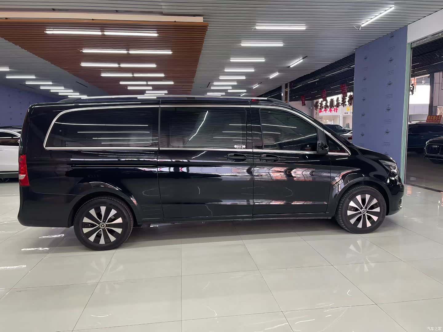 Mercedes-Benz 7, 2024 8