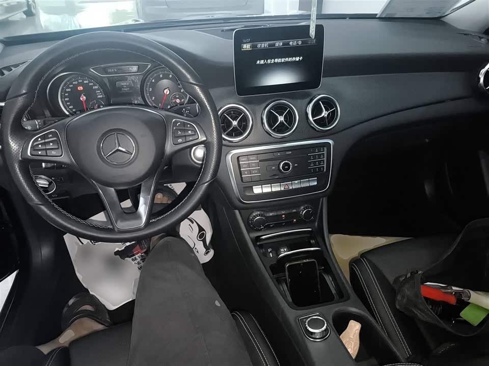 Mercedes-Benz GLA Mercedes-Benz GLA