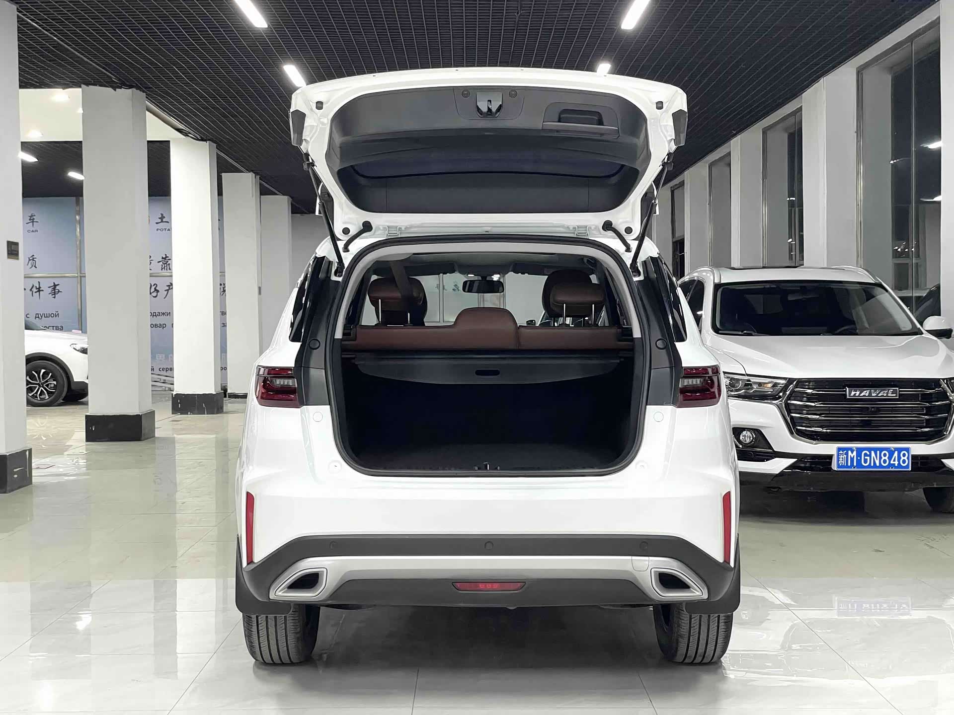 Geely X6, 2022 13