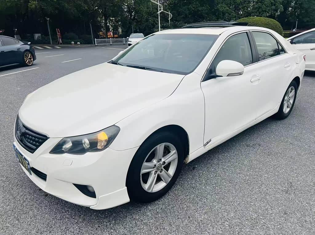 Toyota Reiz