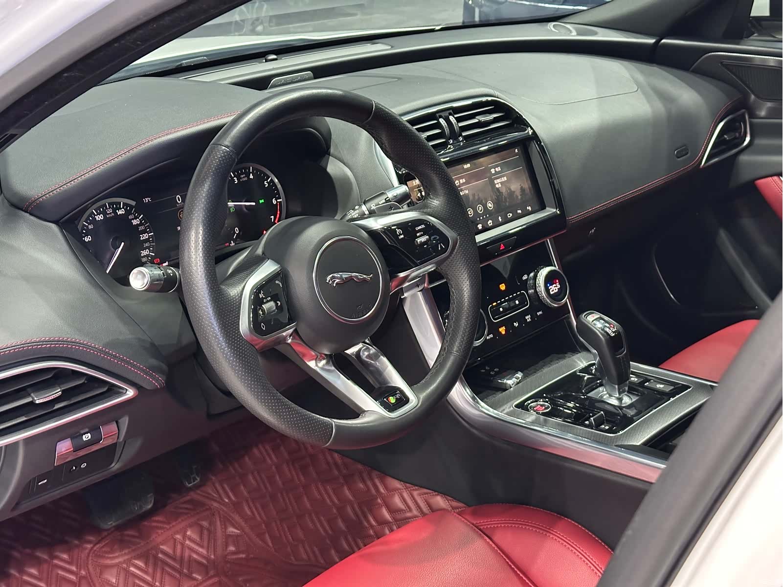 Land Rover XEL, 2021 7