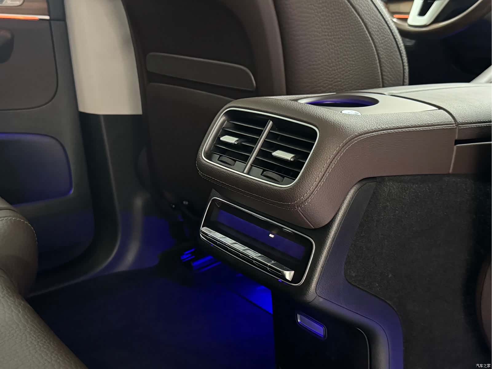Mercedes-Benz GLS, 2023 18