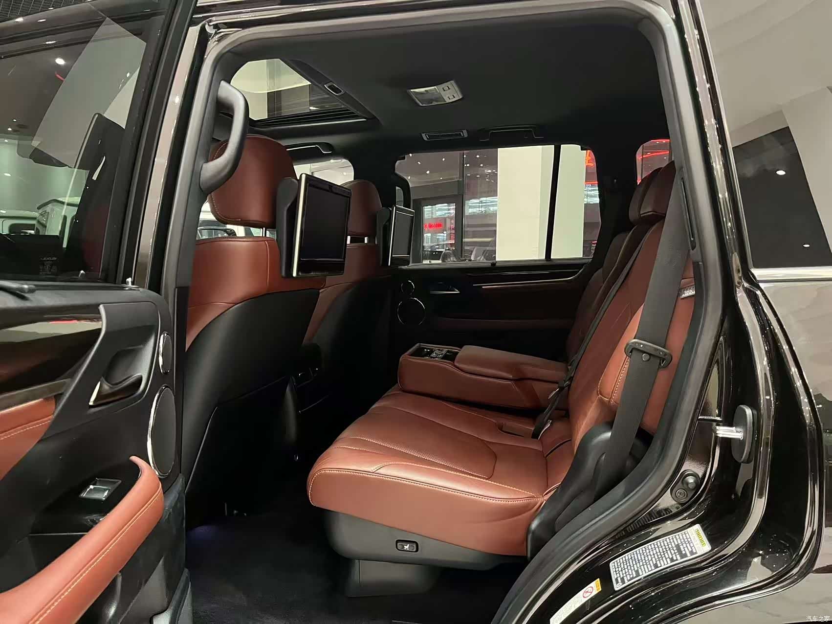 Lexus LX, 2016 8