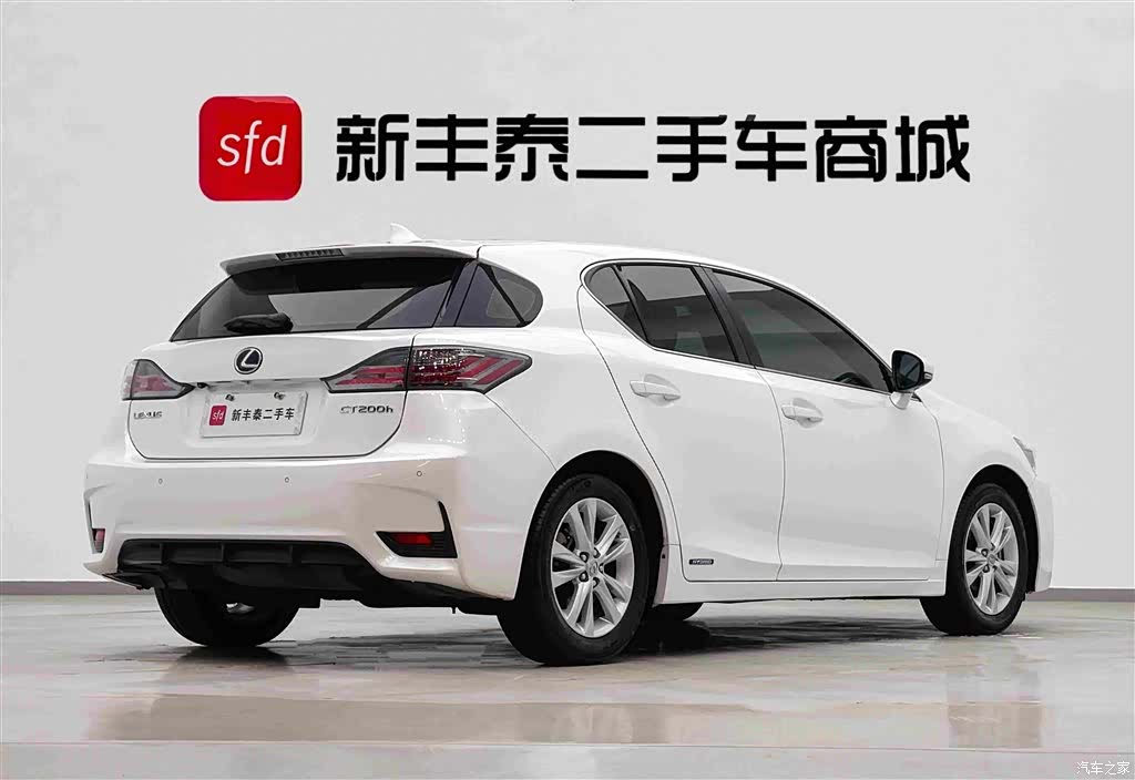 Lexus CT, 2017 все фото