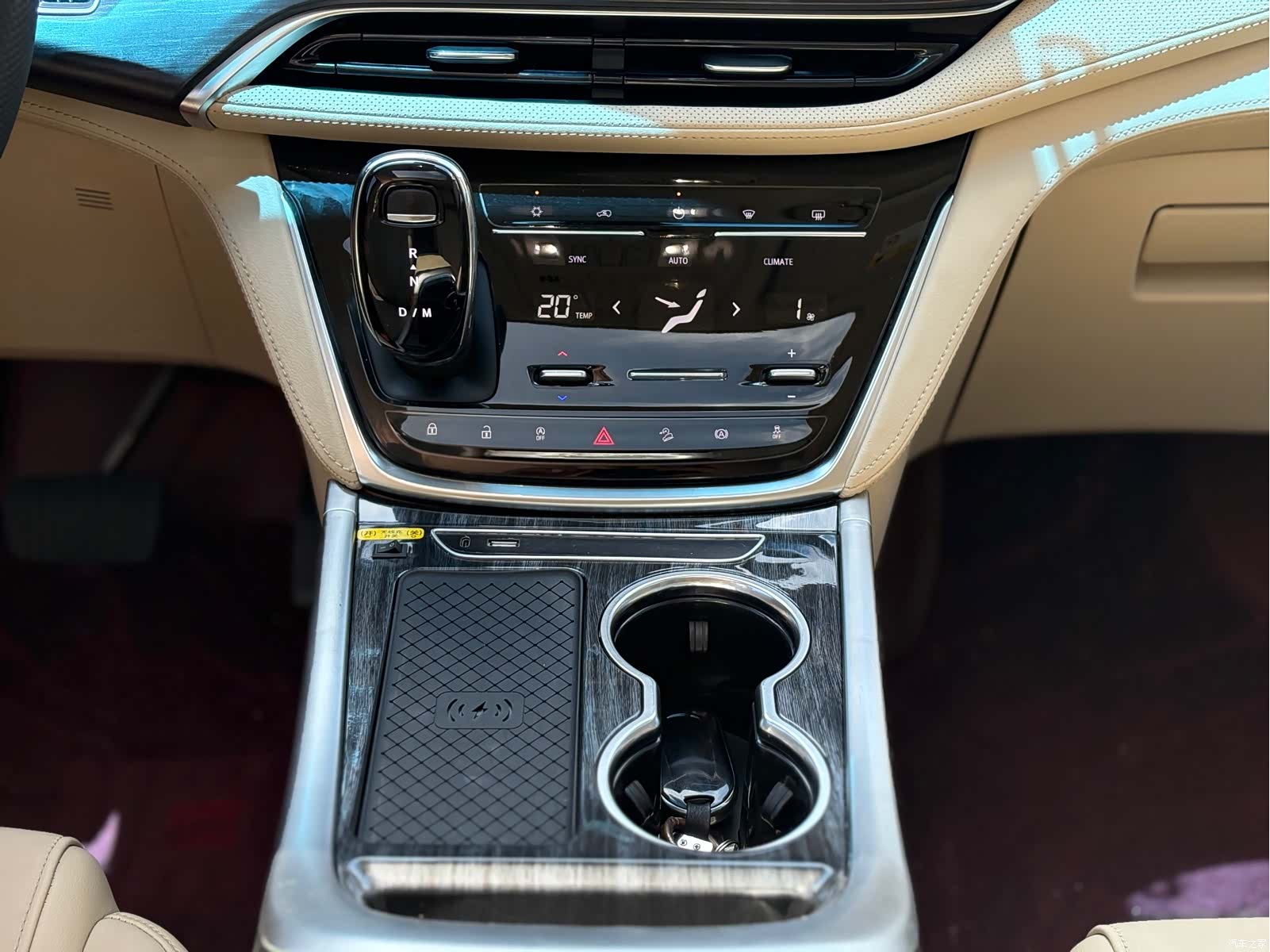 Buick GL8, 2022 10