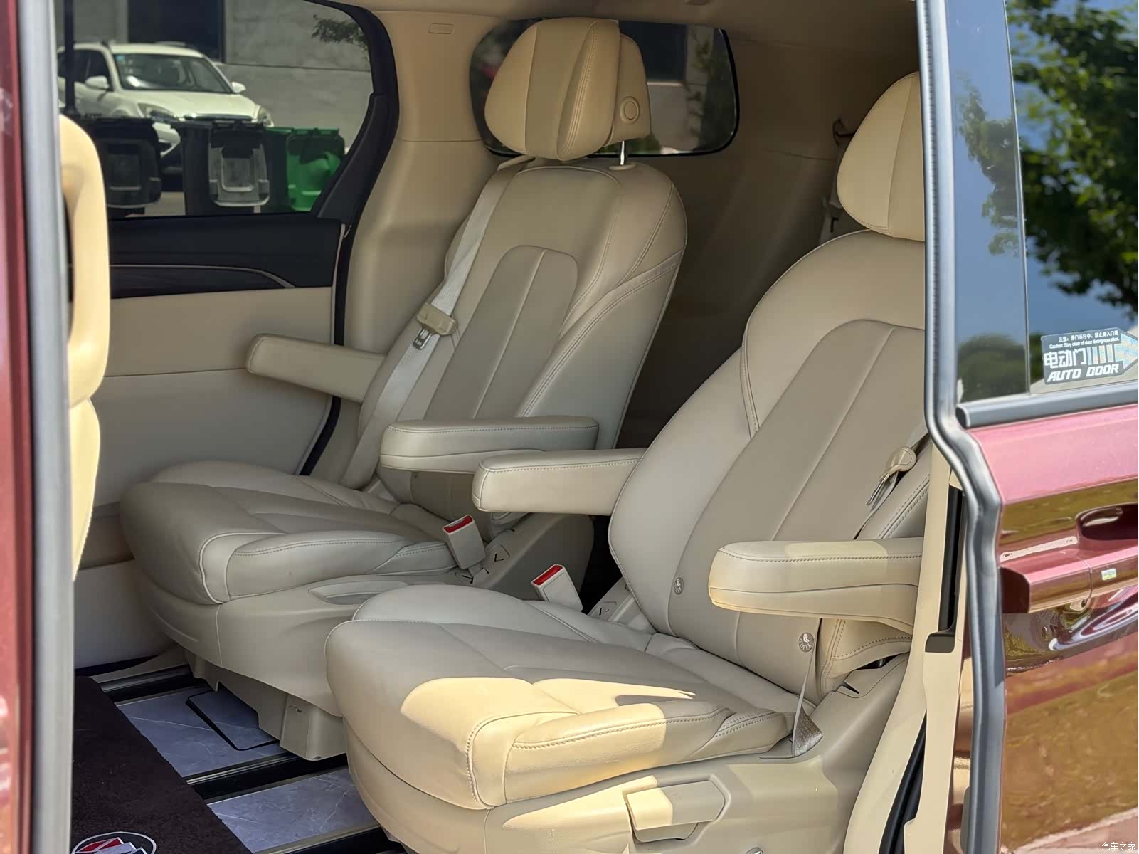 Buick GL8, 2022 13