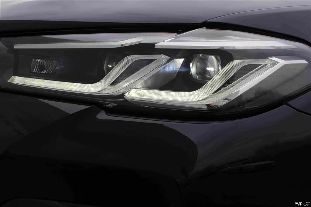 BMW 5 Series, 2023 14