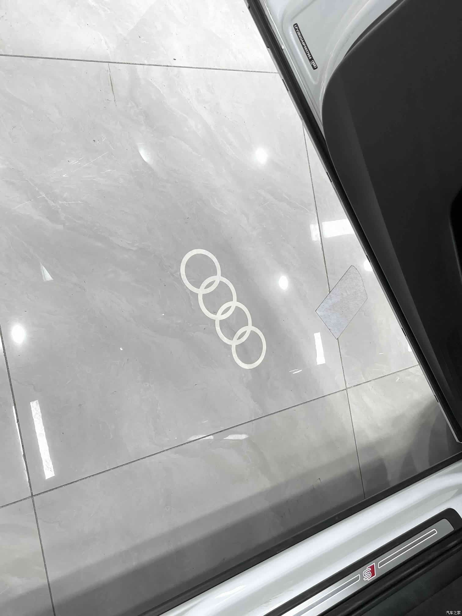 Audi Q2L, 2023 15