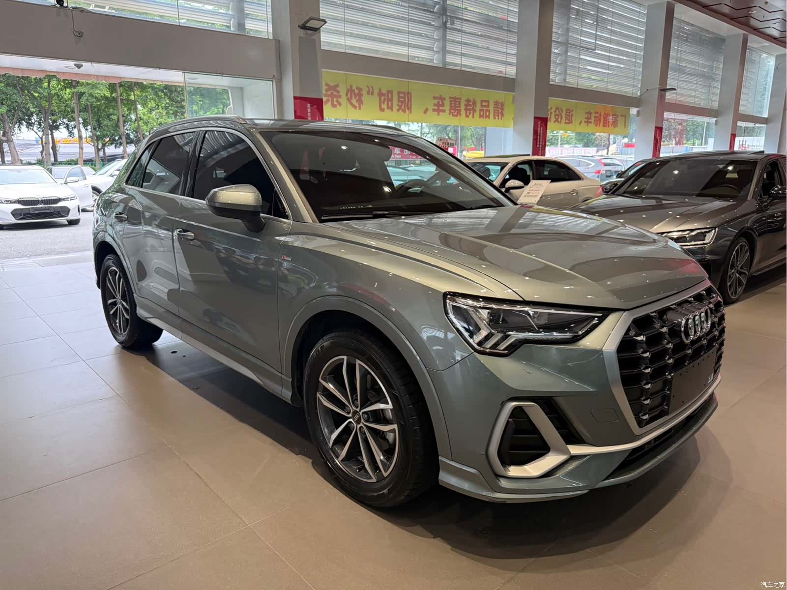 Audi Q3, 2022 3