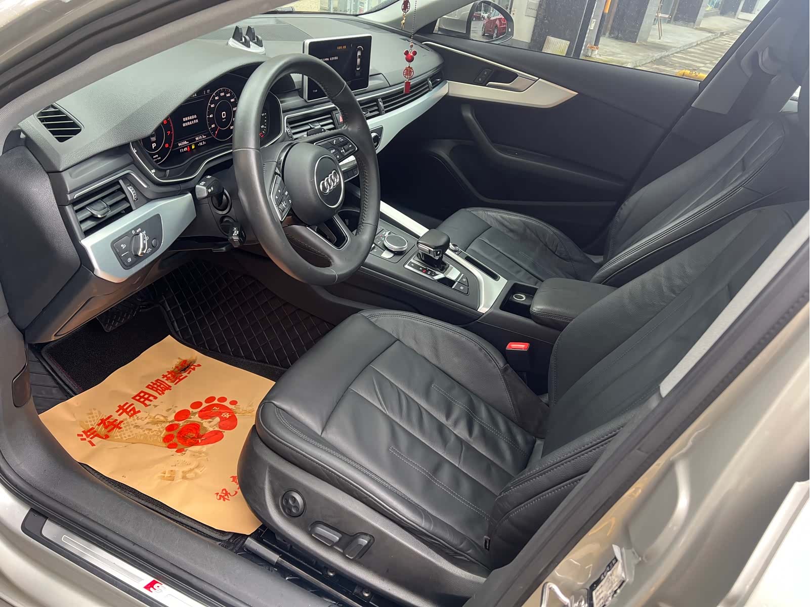Audi A4L, 2018 6