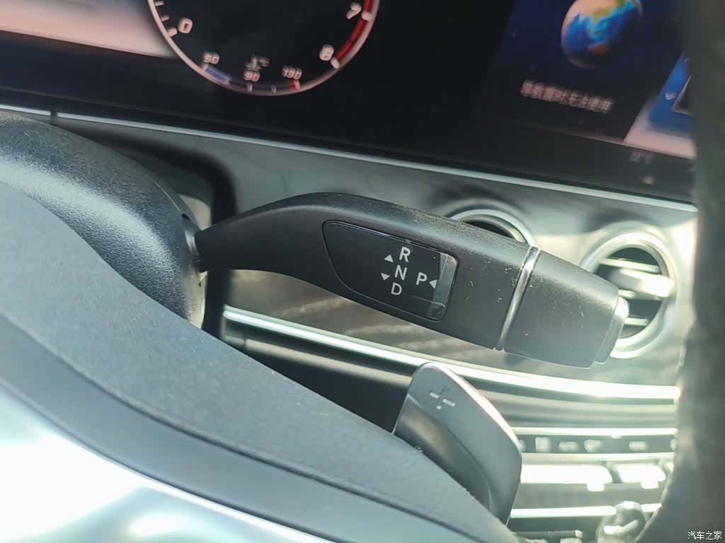 Mercedes-Benz E-Class, 2019 14